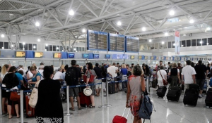 Τουρισμός: Αύξηση 5,3% με 15,2 εκατ. διεθνείς αεροπορικές αφίξεις στο επτάμηνο - Μείωση στις Κυκλάδες
