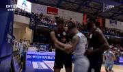 Basket League: Πιάστηκαν στα χέρια Βεζένκοβ και Πετρόπουλος στο ματς Κολοσσός-Ολυμπιακός (Βίντεο)