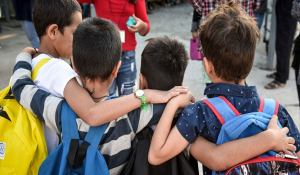 Υποχρεωτική η φοίτηση προσφυγόπουλων στα σχολεία