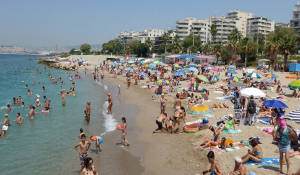 Το Σάββατο ανοίγουν οι οργανωμένες παραλίες -10 Μαΐου ξεκινούν φροντιστήρια και κέντρα ξένων γλωσσών