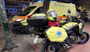 Tραγωδία στην Ελευσίνα: 44χρονη σκότωσε τη μητέρα της προσπαθώντας να παρκάρει