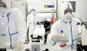 Washington Post: Πώς 4 ΜΚΟ «θησαύρισαν» στην πανδημία του κορωνοϊού, διαδίδοντας παραπληροφόρηση για τα εμβόλια