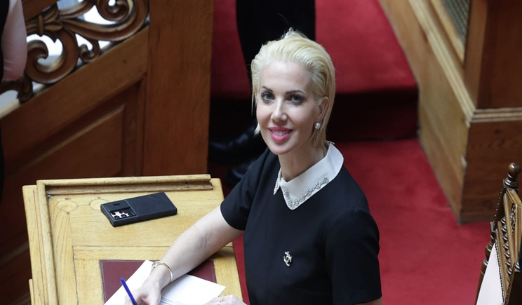 Κατερίνα Μονογυιού: Αναφορά προς την Υπουργό Παιδείας για τη δίκαιη αναμοριοδότηση των σχολείων στις Κυκλάδες
