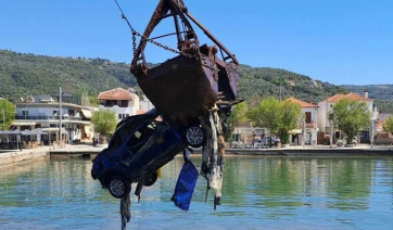 Μαγνησία: «Ψαρεύουν» ακόμα αυτοκίνητα από τον Παγασητικό, επτά μήνες μετά τον Daniel