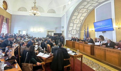 Ομόφωνα οι παρατάξεις του Περιφερειακού ΣυμβουλίουΝοτίου Αιγαίου ψήφισαν υπέρ της ανάγκης μείωσης του αριθμού των ελαφιών στο νησί της Ρόδου