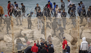 Ισπανία: Ο Σάντσεθ απέλασε 2.700 μετανάστες σε μια μέρα