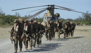 Προετοιμασίες χερσαίας επέμβασης των ΗΠΑ στο Ιράν – Επίθεση της Τεχεράνης στη βάση Ντιέγκο Γκαρσία στον Ινδικό Ωκεανό (βίντεο)