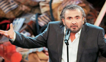 Λαζόπουλος: Την πρώτη του έκθεση ζωγραφικής παρουσιάζει στην Πάρο