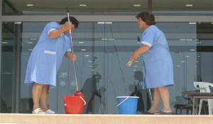 Με ποια σειρά πρέπει να καθαρίζετε το σπίτι σας για να αποφύγετε τα μικρόβια