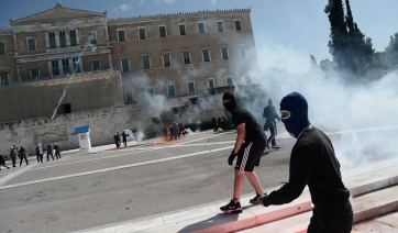 Επεισόδια με μολότοφ στην πορεία των μαθητών