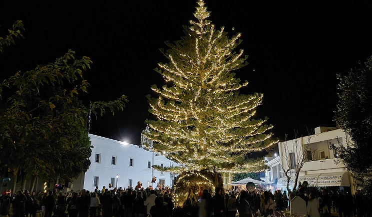Πάρος: Μια λαμπερή βραδιά στην Παροικία! Μαγευτική Χριστουγεννιάτικη εκδήλωση (Βίντεο)