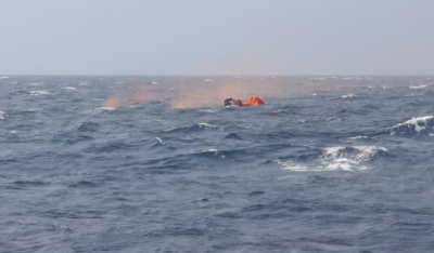 Mήλος – Ναυάγιο: Συγκλονιστικές εικόνες και βίντεο της επιχείρησης διάσωσης των ναυαγών από το πλοίο Sea Jet 2!