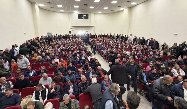 Μπλόκα σε Εθνικές Οδούς από τις 30 Νοεμβρίου και κλείσιμο λιμανιών και τελωνείων αποφάσισαν οι αγρότες