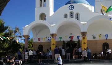 Με θρησκευτική κατάνυξη και εκδηλώσεις πολιτισμού εορτάστηκε η Ύψωση του Τιμίου Σταυρού στην Αγκαιριά και Αλυκή της Πάρου