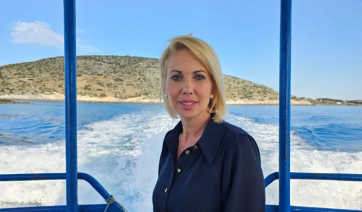 Κατερίνα Μονογυιού: Οι Κυκλάδες έγιναν γη δημιουργίας για τους Μικρασιάτες