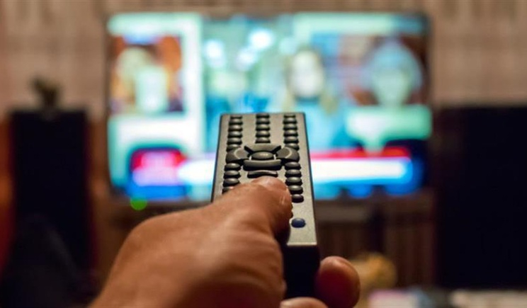 Συλλήψεις για συνδρομητική πειρατεία στη Σαντορίνη, «μαύρο» σε ξενοδοχεία και καφετέριες