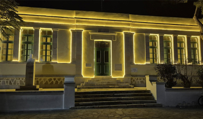 Ξεκίνησε ο Χριστουγεννιάτικος στολισμός στην Πάρο - Ετοιμάζονται εορταστικές εκδηλώσεις