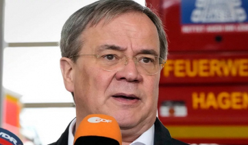 Γερμανία: Ο Άρμιν Λάσετ χάνει κι άλλο έδαφος στην κούρσα της Καγκελαρίας