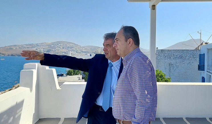 Πάρος: Επίσκεψη του Υπουργού Γ. Πλακιωτάκη – Εξαγγελίες αναβάθμισης των λιμενικών εγκαταστάσεων του νησιού