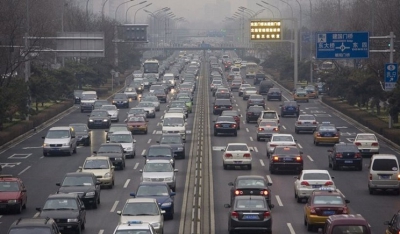 Οι Κινέζοι «διώχνουν» 500 βιομηχανικές μονάδες από το Πεκίνο για να μειώσουν τον πληθυσμό του