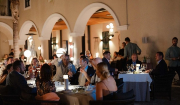 Selene Vedema 2025: Ετοιμάζεται η μεγαλύτερη «γιορτή» του σαντορινιού αμπελώνα