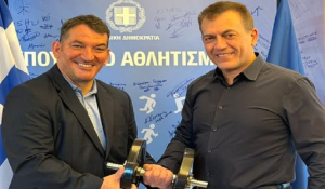Ο Πύρρος Δήμας στο επιτελείο των επιστημονικών συνεργατών του Υπουργού Αθλητισμού.