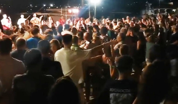 Πάρος: Ωραία ατμόσφαιρα και νησιώτικο γλέντι στη Γιορτή Ψαριού στην Αλυκή (Βίντεο)