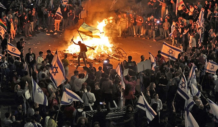 «Εμφύλιος» στο Ισραήλ για τη μεταρρύθμιση του δικαστικού συστήματος - Σε απεργίες καλούν τα συνδικάτα