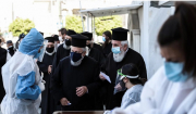 Rapid test σε ιερείς: Ουρές έξω από τις Μητροπόλεις Αθηνών και Πειραιά -Πώς θα λειτουργήσουν οι εκκλησίες