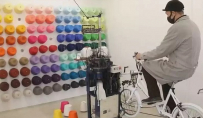 Ιαπωνικό εργοστάσιο σας επιτρέπει να πλέξετε τις δικές σας κάλτσες κάνοντας ποδήλατο (Βίντεο)