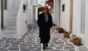 Η Άντζελα Γκερέκου ταξίδεψε στην Πάρο για καλό σκοπό