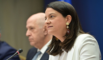 Κεραμέως: Πόσο ωφελούνται οι εργαζόμενοι με την αύξηση του κατώτατου μισθού στα €920 – Παραδείγματα