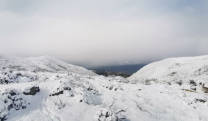 Πάρος: Εντυπωσιακό βίντεο και εικόνες από το χιονισμένο νησί!