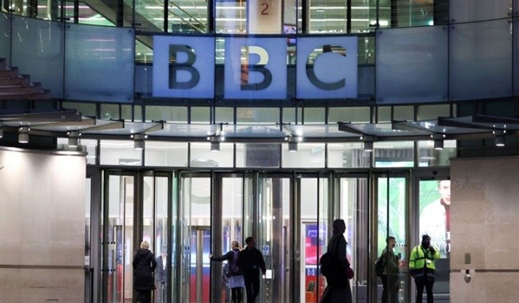 Ο Nτ. Τραμπ δηλώνει πως έχει «υποχρέωση» να μηνύσει το BBC (βίντεο)