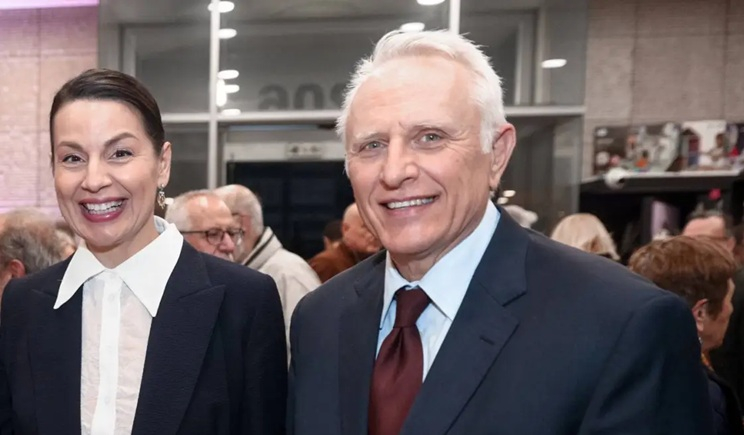 Γιάννης Ραγκούσης &amp; Μαρίνα Κοντοτόλη: Ανεβαίνουν τα σκαλιά της εκκλησίας - Δείτε την αναγγελία γάμου