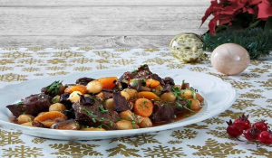 Γαλοπούλα ή χοιρινό; Χριστουγεννιάτικο τραπέζι διαφορετικό με «μεθυσμένο» μοσχαράκι, δαμάσκηνα και μανιτάρια!