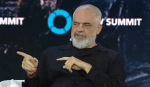 Ράμα σε δημοσιογράφο: «Ως Έλληνας πιστεύεις ότι είσαι άμεσος κληρονόμος του Πλάτωνα και του Αριστοτέλη, αλλά δεν είσαι»