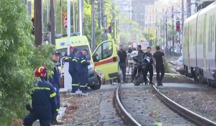 Τρένο παρέσυρε και σκότωσε πεζό στην Κωνσταντινουπόλεως (βίντεο)