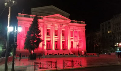 Πειραιάς: Στα κόκκινα το Δημοτικό Θέατρο και το ρολόι στο Πασαλιμάνι