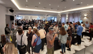Πάρος: Πραγματοποιήθηκε με επιτυχία Οινικό Φεστιβάλ στη Νάουσα (Βίντεο)