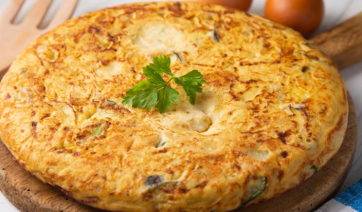 Συνταγή για την πιο φουσκωτή ομελέτα φούρνου: Ψήνεται σε 20&#039; και βγαίνει πάντα τέλεια -3 «άχαστα» μυστικά