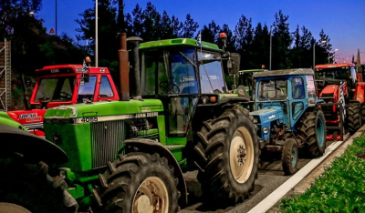 Συνεχίζονται οι πολύωροι αποκλεισμοί σε τελωνεία - Σήμερα αποφασίζεται η πορεία των αγροτικών κινητοποιήσεων (βίντεο)