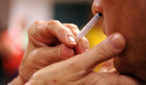 Κορωνοϊός: Θετικά δείγματα από τις προκλινικές δοκιμές ρινικού εμβολίου από τη Γαλλία