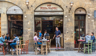 Taste Atlas: Νάπολη η «βασίλισσα» του φαγητού για το 2025, ποιο ελληνικό πιάτο βρίσκεται ανάμεσα στα κορυφαία του κόσμου