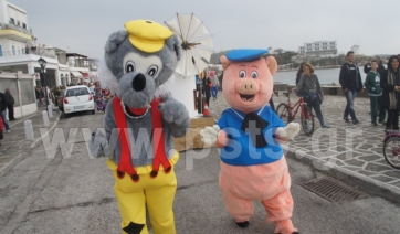 Όλη η Παροικία Πάρου ένα ξέφρενο Αποκριάτικο πάρτι! Χιούμορ, κέφι και ρυθμός στη μεγάλη εκδήλωση της Αποκριάς!