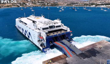 Παρθενική άφιξη του Tera Jet 2 στην Πάρο &amp; ρεμέτζο 2 λεπτών! (βίντεο)