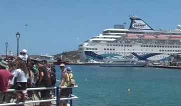 Κρήτη: Ένταση και δακρυγόνα στον Άγιο Νικόλαο για την άφιξη του κρουαζιερόπλοιου των Ισραηλινών (βίντεο)