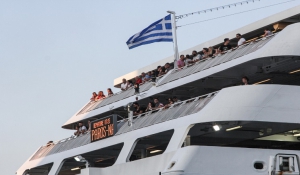 Το πρώτο μεγάλο κύμα εξόδου για τον Δεκαπενταύγουστο - Χιλιάδες ταξιδιώτες σε Πειραιά, Λαύριο και Ραφήνα