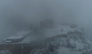 Εντυπωσιακά βίντεο από την χιονισμένη Αθήνα