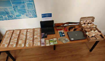 Εξαρθρώθηκε πολυμελής εγκληματική οργάνωση, τα μέλη της οποίας προέβαιναν σε συστηματικές απάτες σε βάρος του Δημοσίου, μέσω σύστασης «εικονικών» εταιρειών και δήλωσης ανύπαρκτων εικονικών και εμπορικών συναλλαγών